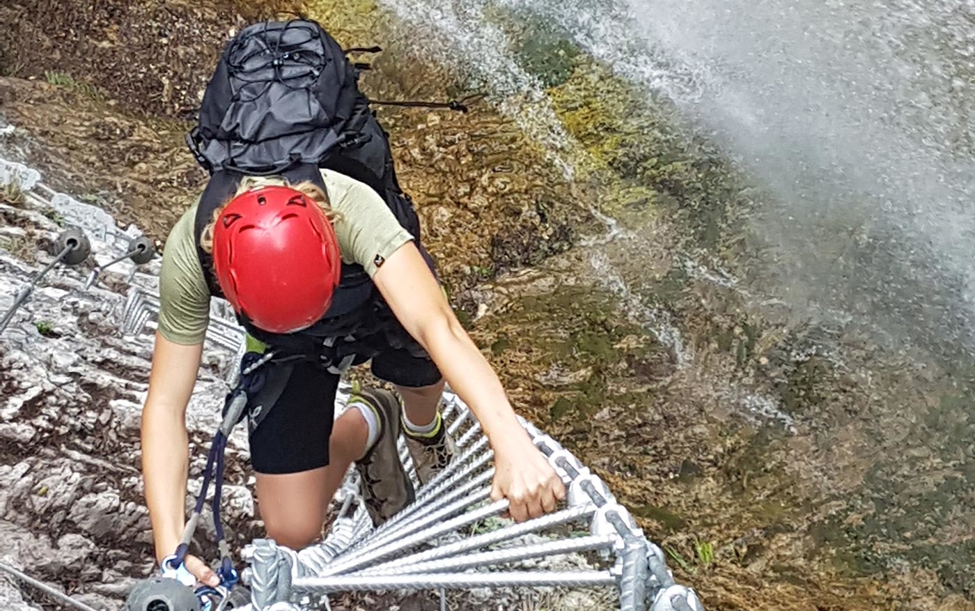 Salita verticale sulla Via ferrata Ballino Rio Ruzza